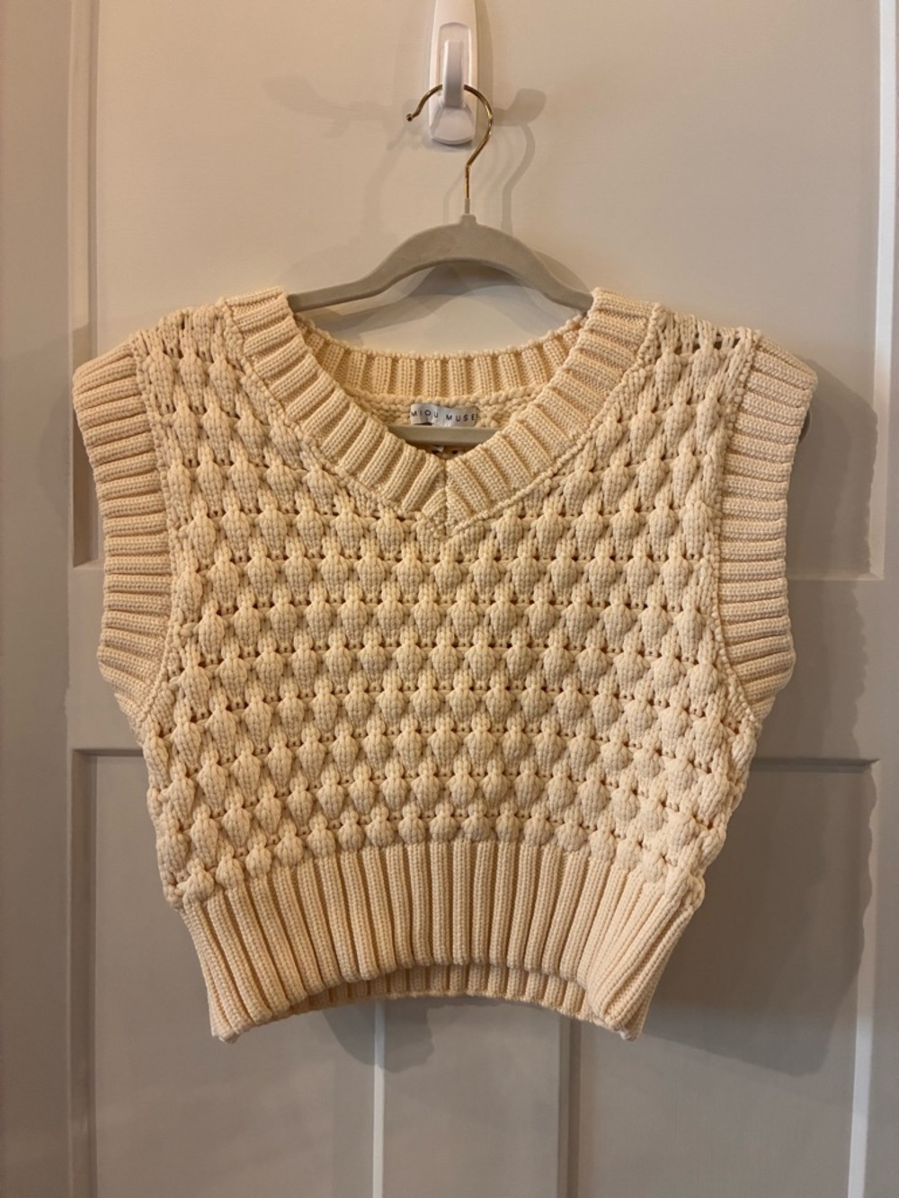 Chunky Cream V-Neck Knit Sweater Vest